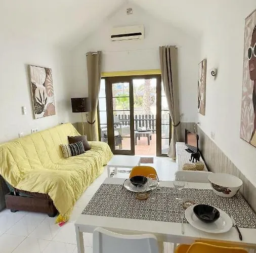Casa Ayla Montecastillo A8 アパート